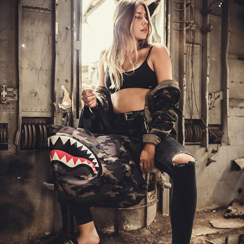 スプレーグラウンド SPRAYGROUND トートバッグ 鞄 CAMO SHARK TOTE